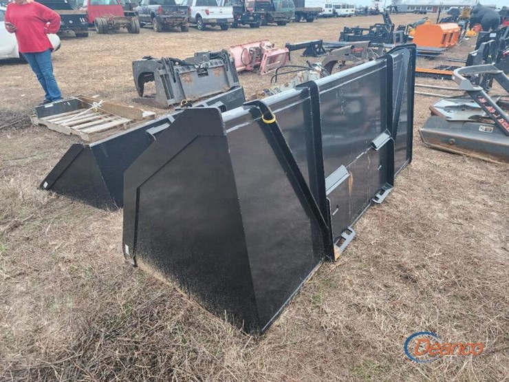 100"-quick-attach-bucket-image-2