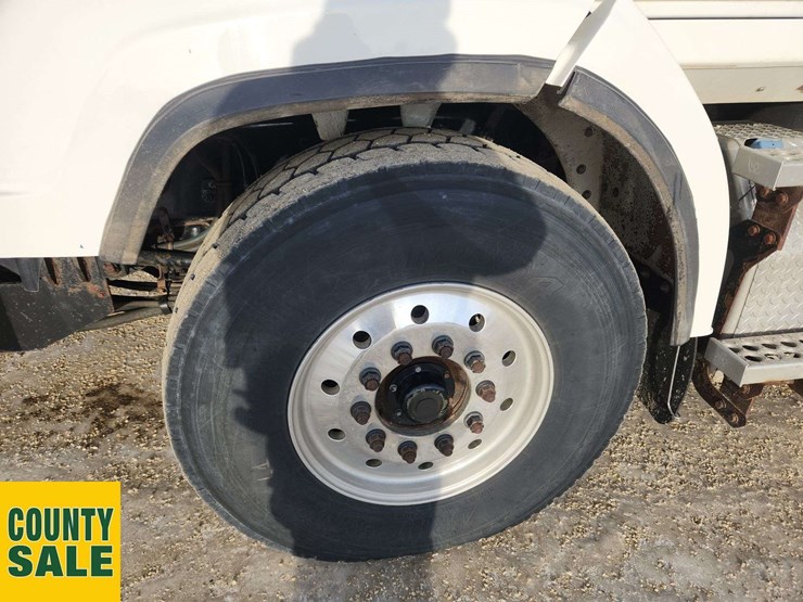 2015-western-star-4700-image-10