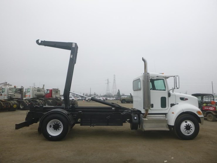 2011-peterbilt-337-image-9