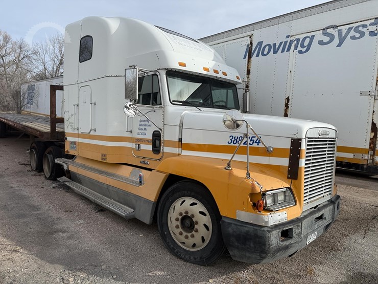 1988-freightliner-flc120-image-1