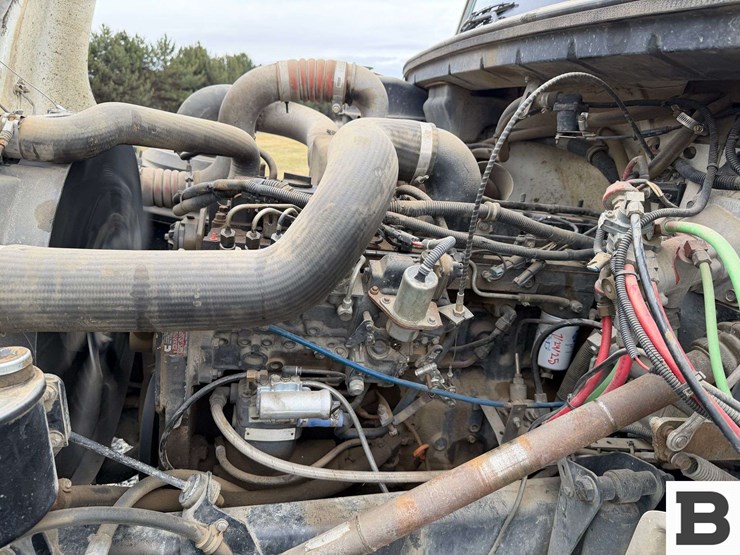 1996-freightliner-fl70-image-27