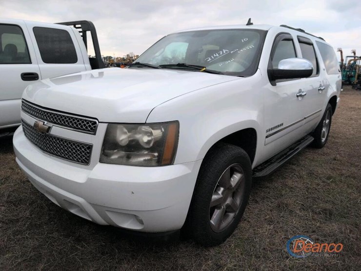 2010-chevrolet-suburban-image-1