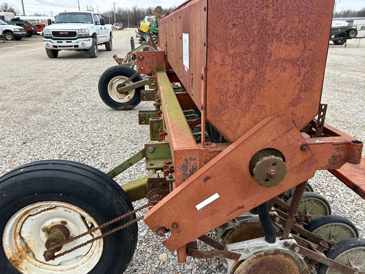 #37763-•-tye-14’-grain-drill-image-5