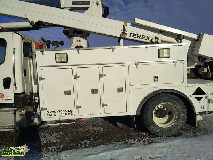 2009-freightliner-m2-106-image-20