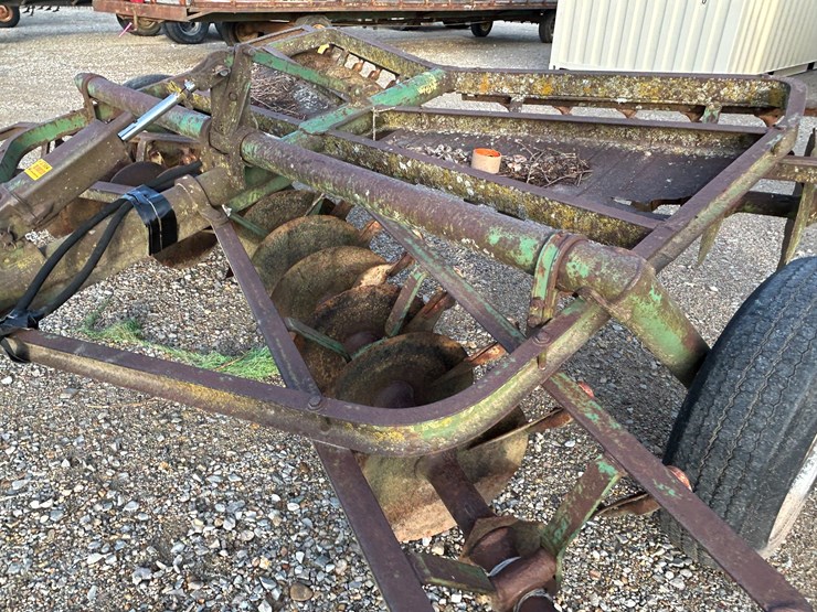 john-deere-8-image-2