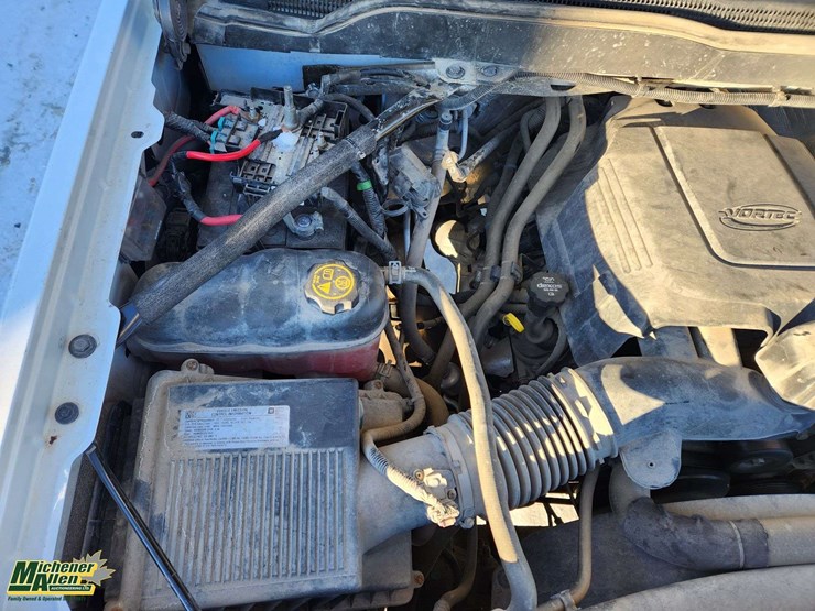 2017-chevrolet-silverado-3500hd-image-25