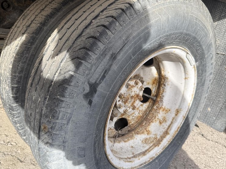 2000-isuzu-npr-image-24