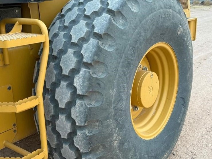 2013-caterpillar-cs56b-image-12