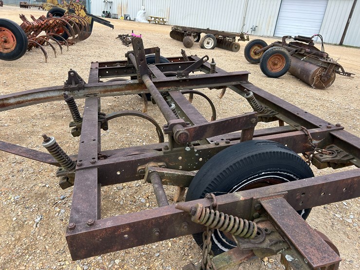 #37755-•-graham-chisel-plow-image-1