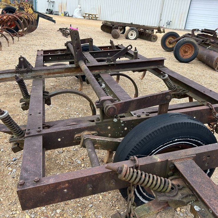 #37755 • Graham Chisel Plow