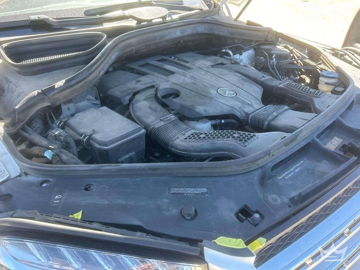 2017-mercedes-benz-gls450-awd-suv-image-9