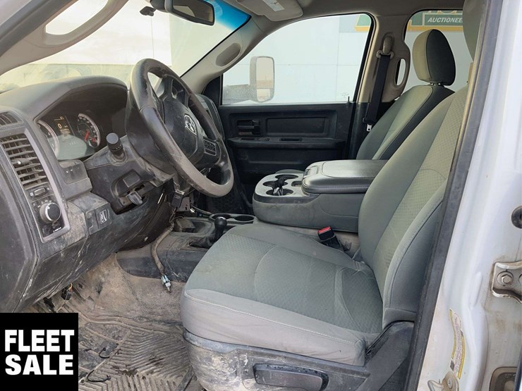 2016-ram-5500-4x4-s/a-service-truck-image-14