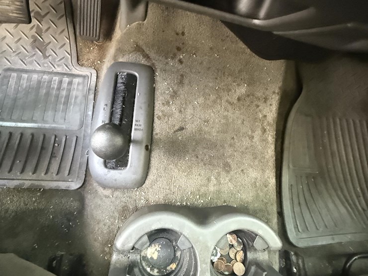 2003-chevrolet-silverado-2500-image-17