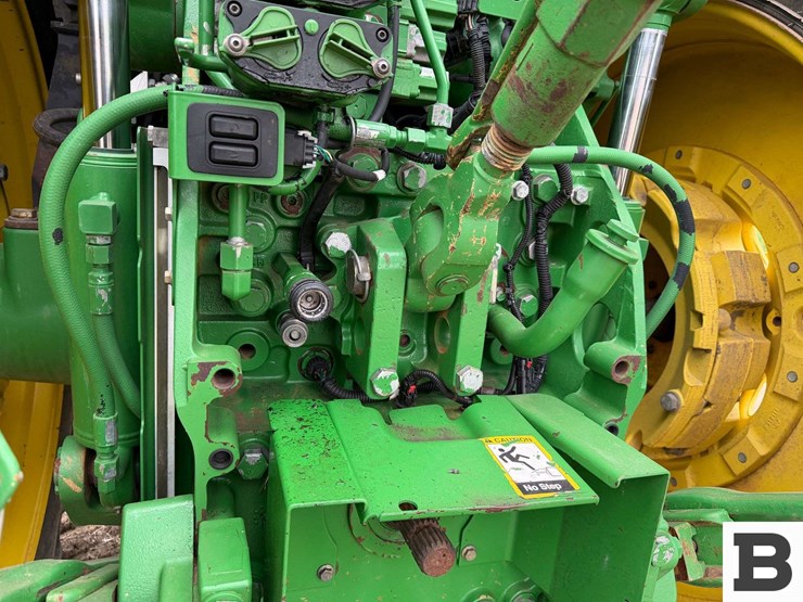 2012-john-deere-7215r-image-27