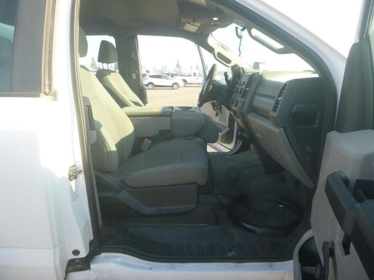 2017-ford-f350-image-15