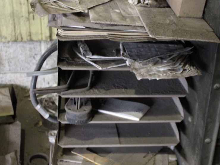 parts-cabinet-with-content-image-3