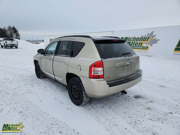 2010-jeep-compass-image-3