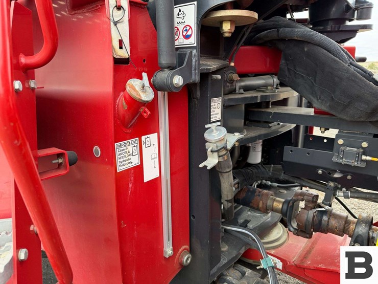 2012-case-ih-600-image-31