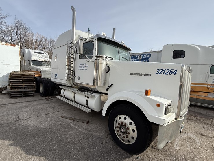 2000-western-star-4900ex-image-3