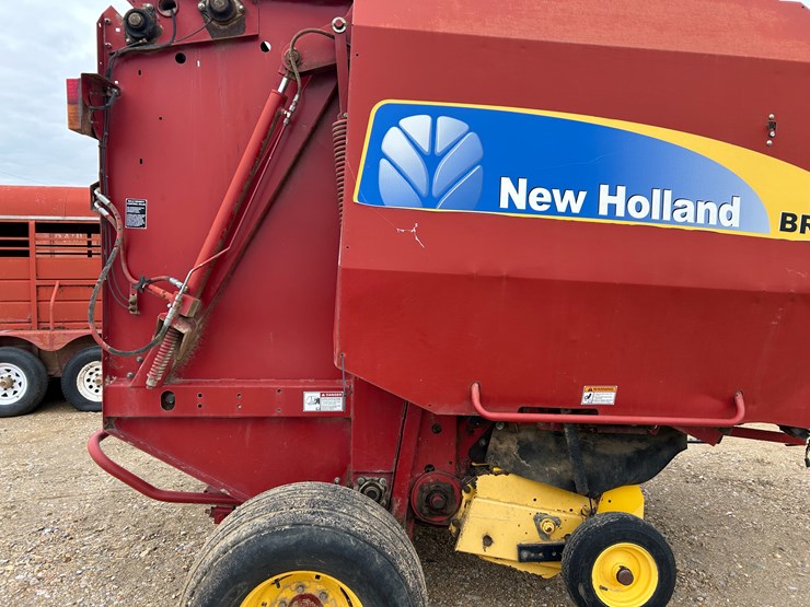 new-holland-br7080-image-11