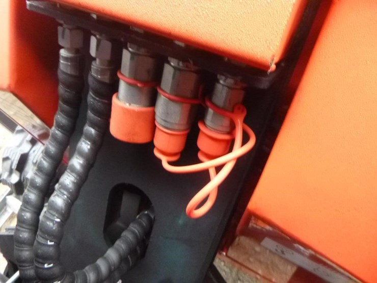 2025-agt-sda-140t-skid-steer-track-loader-image-11