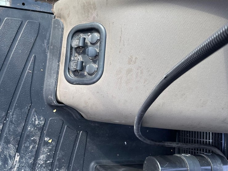 case-ih-magnum-380-cvt-image-17