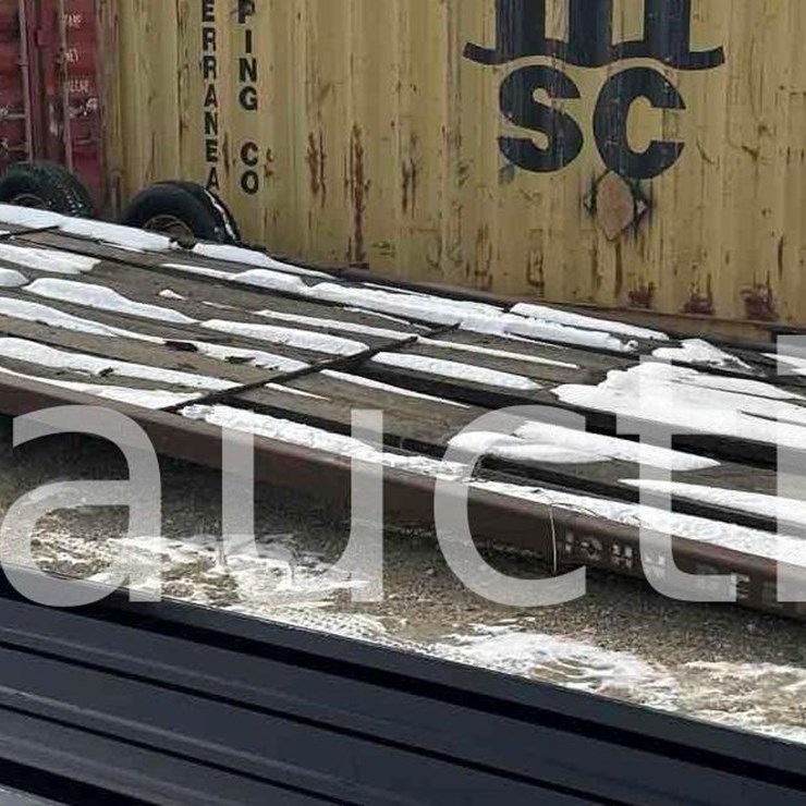 2735 - PLANTER TRAILER