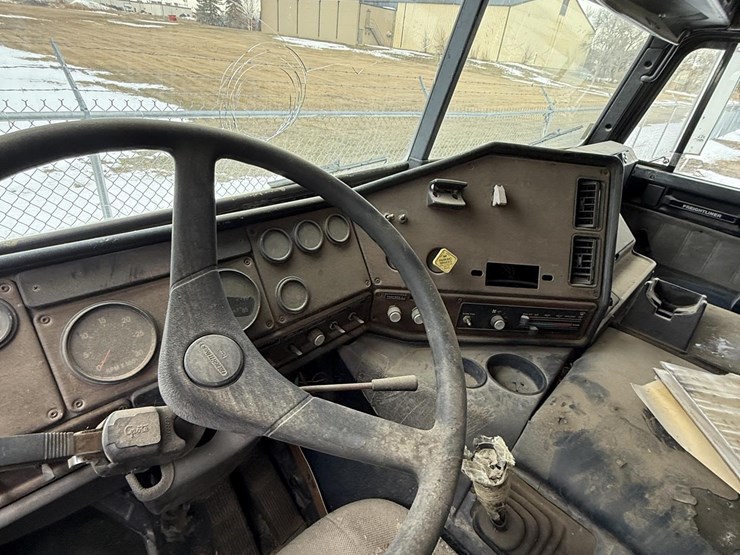 1983-freightliner-800-coe-image-19