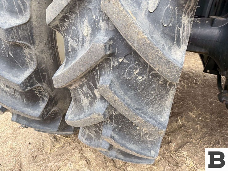 new-holland-t8.330-image-33