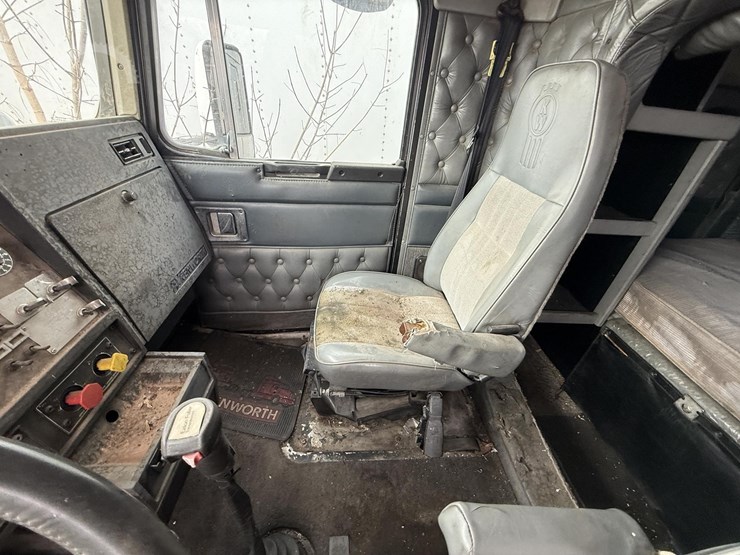 1991-kenworth-t600-image-15