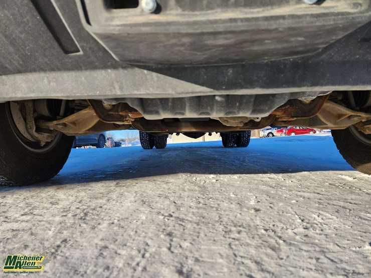 2017-chevrolet-silverado-3500hd-image-12