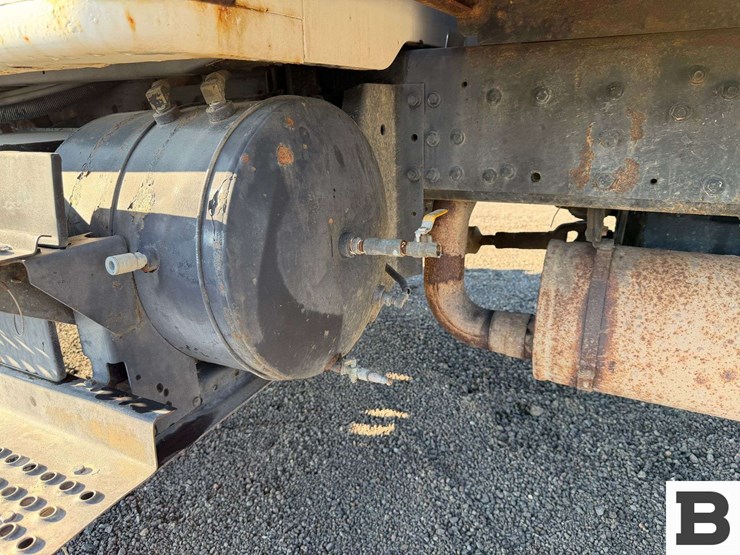 1992-international-4800-image-17