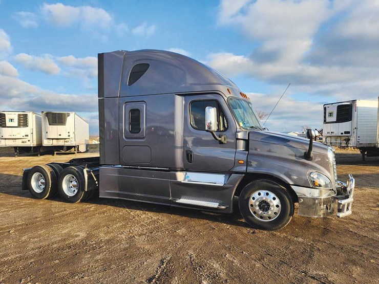 2020-freightliner-cascadia-125-image-2