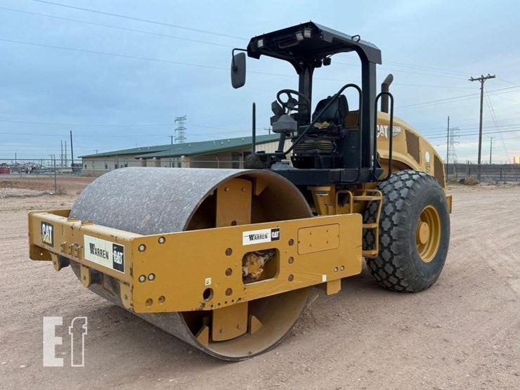 2013-caterpillar-cs56b-image-1