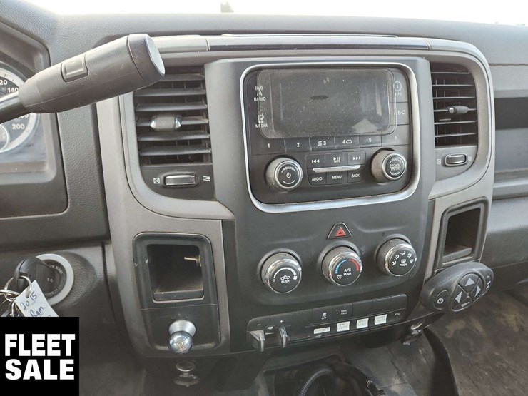 2015-ram-5500-4x4-s/a-service-truck-image-21