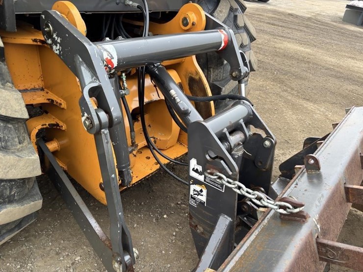 2011-case-570m-xt-image-20