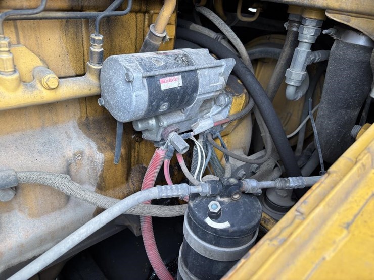 2005-deere-624j-image-55