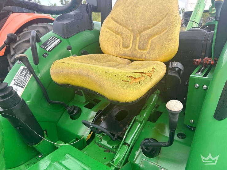 2016-john-deere-5065e-image-32