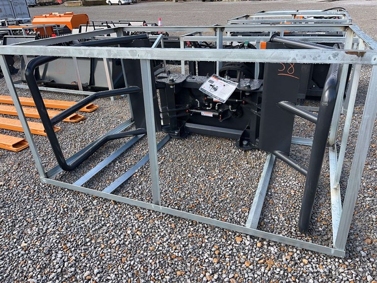 unused-skid-steer-bale-squeeze-attachment-image-2