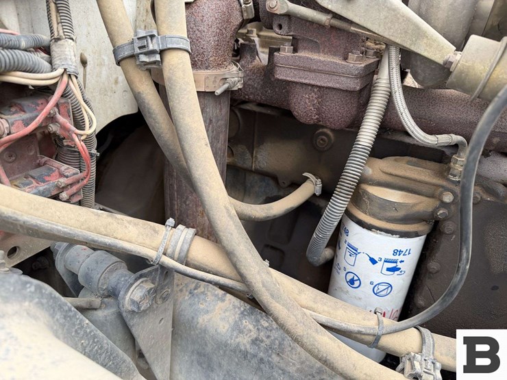 1996-freightliner-fl70-image-39