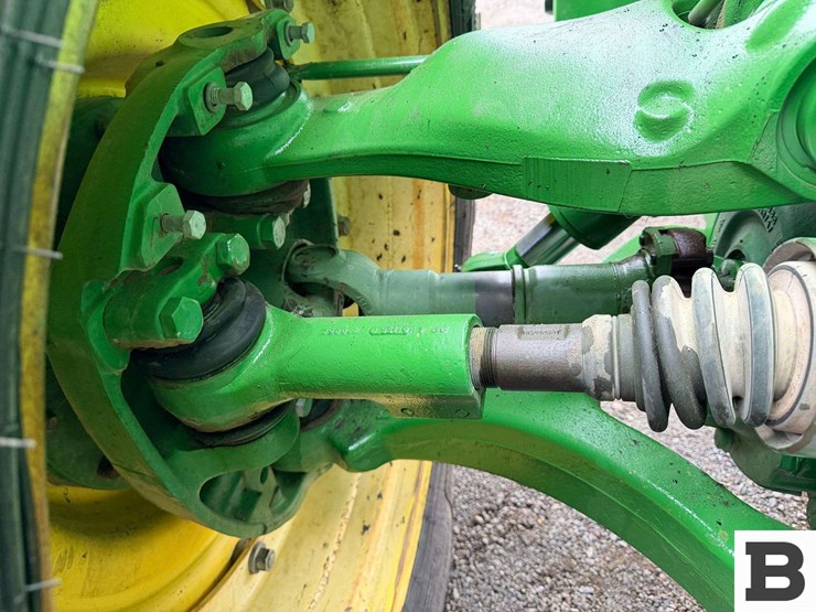 2012-john-deere-8335r-image-25