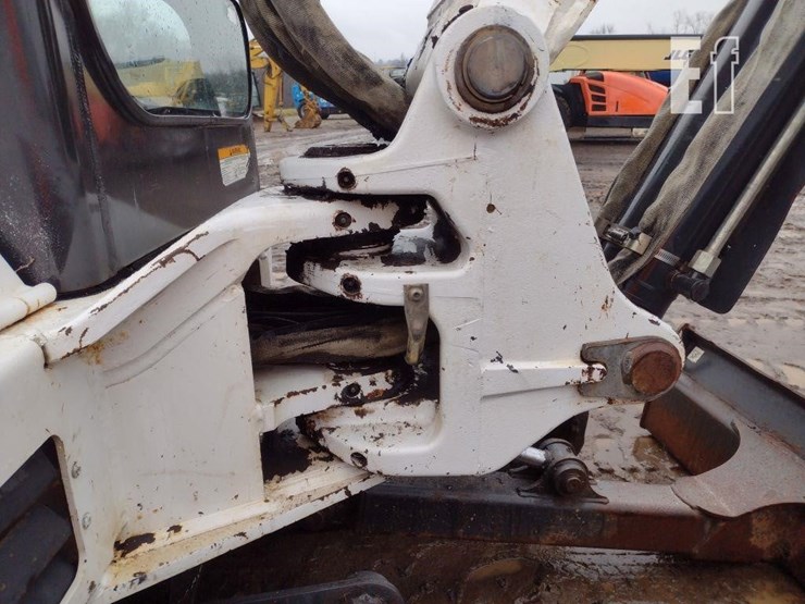 2008-bobcat-337g-image-23