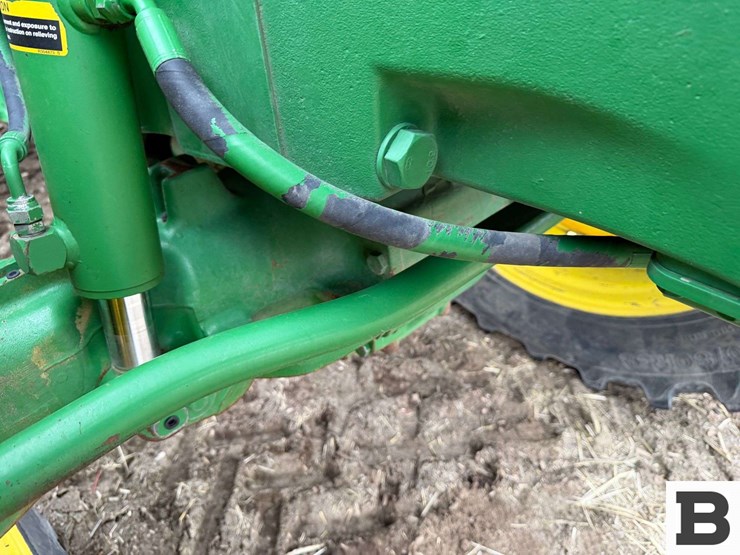 2012-john-deere-7215r-image-47