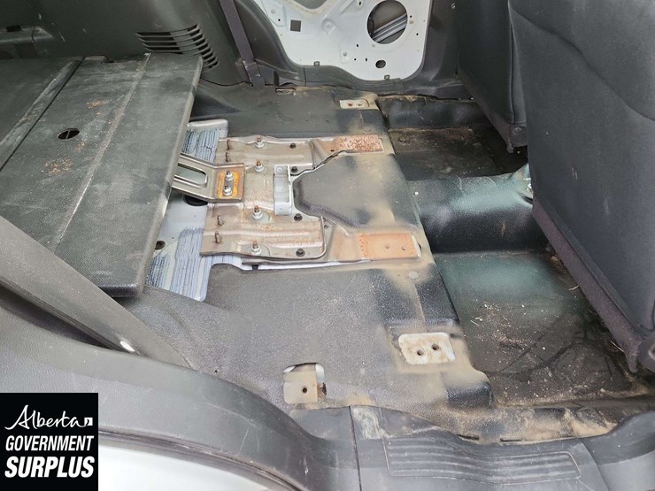 2013-ford-explorer-image-39