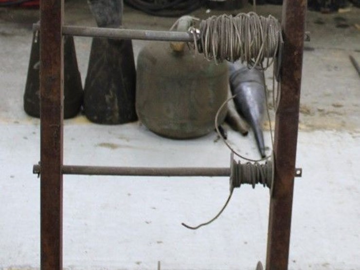 dolly-wire-cart-with-wire-image-1