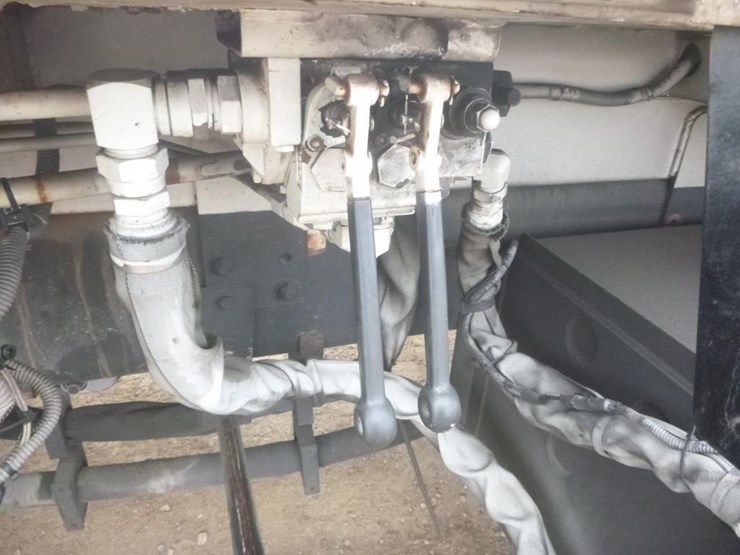 2010-international-durastar-4300-image-10