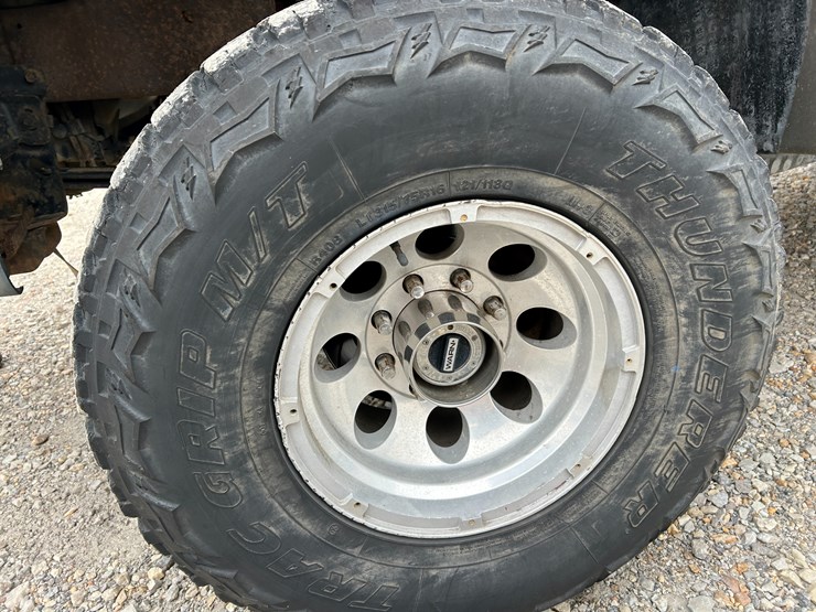 2000-ford-excursion-image-3