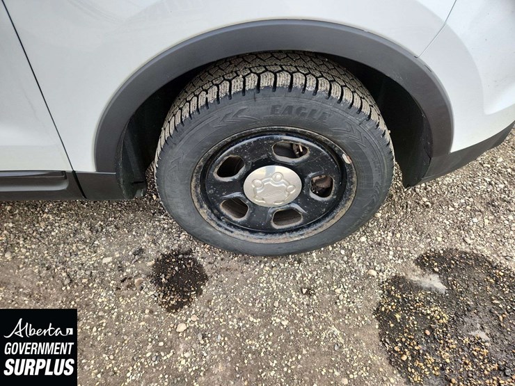 2013-ford-explorer-image-13