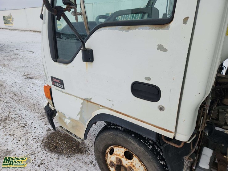 2003-gmc-w4500-image-28