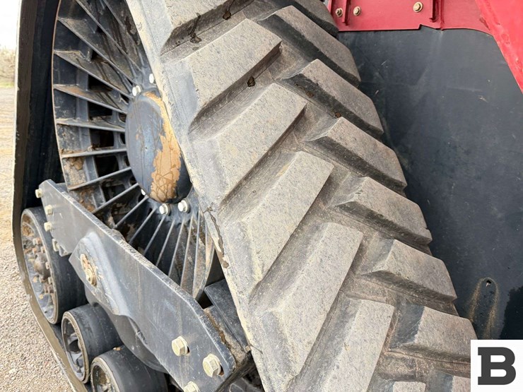 2014-case-ih-steiger-370-rowtrac-image-18